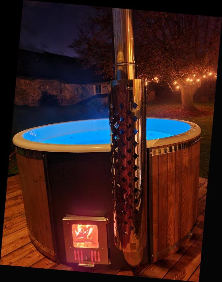 La Rhue Gites - Jacuzzi Jumilhac-le-Grand Esterno foto