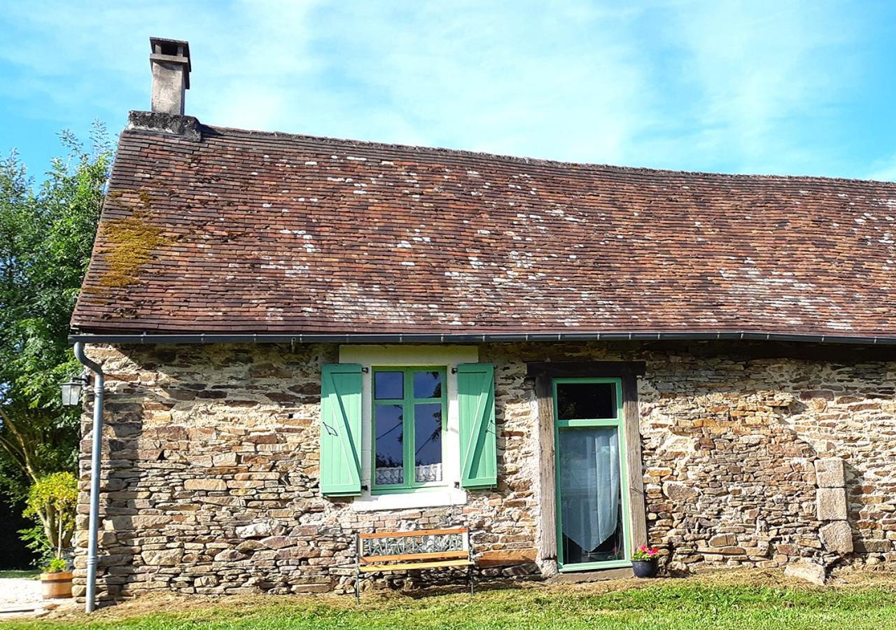 La Rhue Gites - Jacuzzi Jumilhac-le-Grand Esterno foto